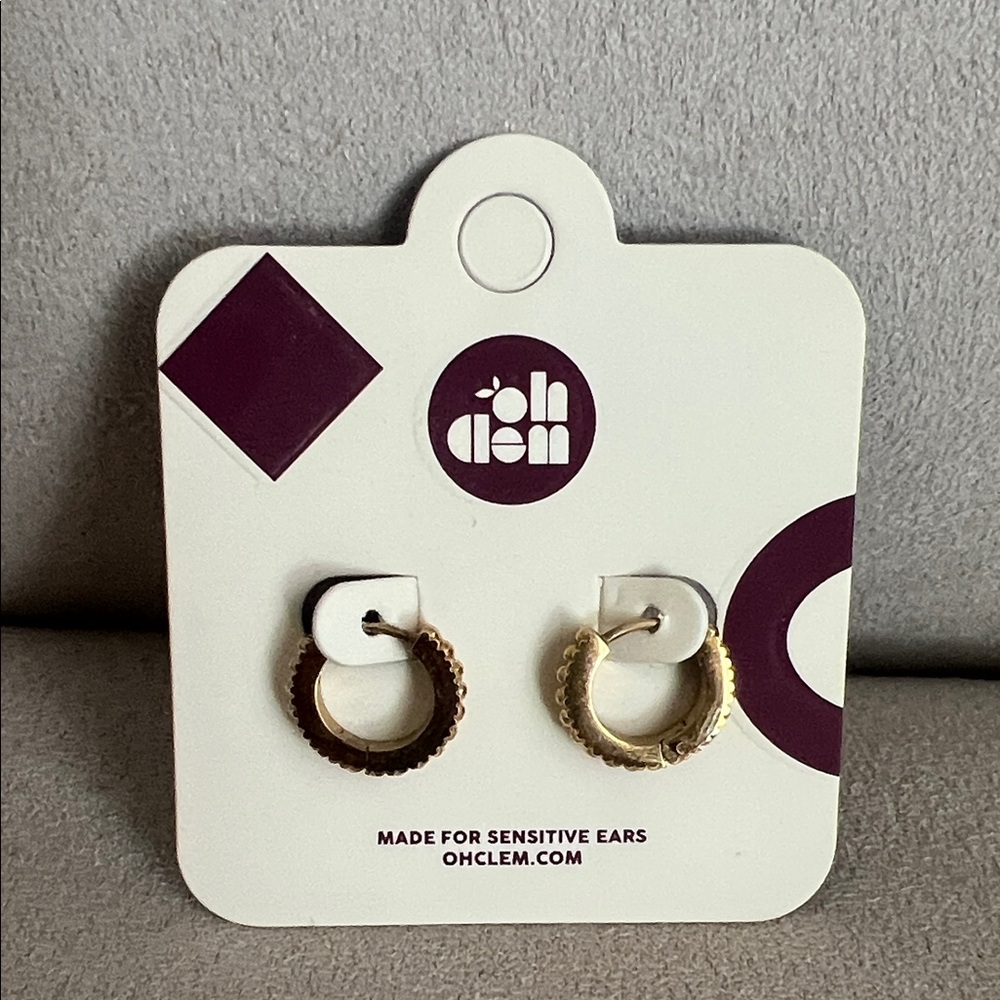 NEW Oh Clem Dotted Chunky Huggie Hoop Earrings in Gold For Sensitive Ears 👂